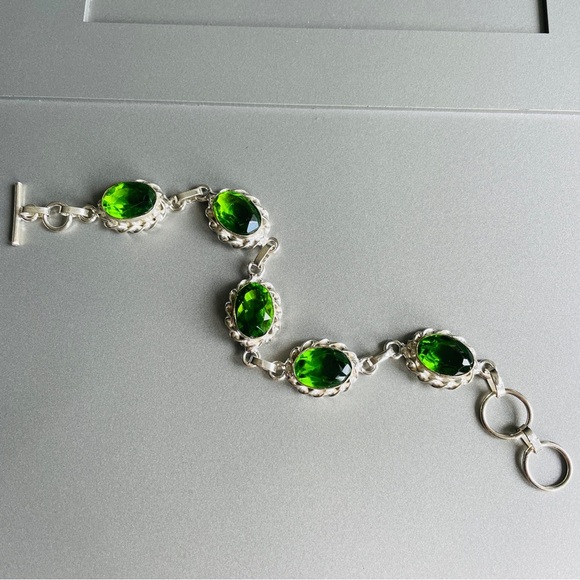 Forest Green Peridot Simulant CZ Oval Link Sterling Silver Toggle Clasp … - Picture 3 of 10